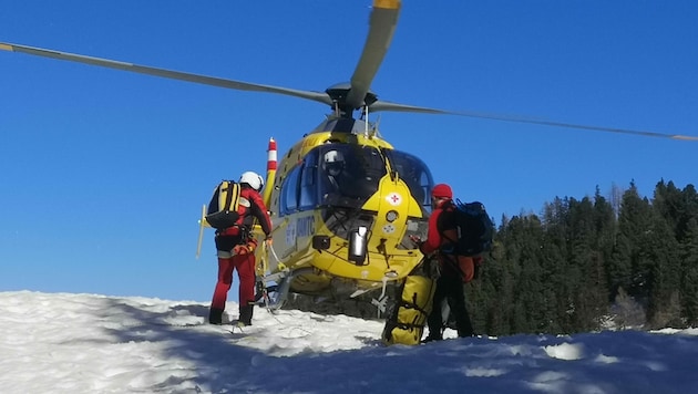 Der Notarzt wurde vom Hubschrauber zum Verletzten geflogen. (Bild: Bergrettung Steiermark)
