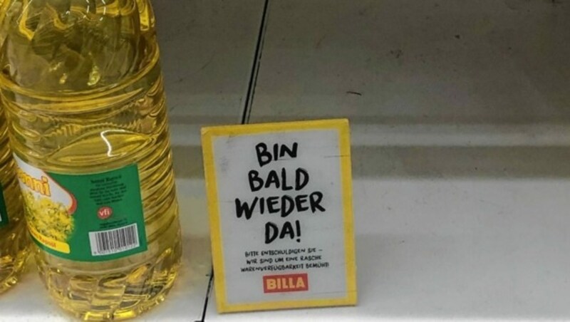 Dieses Schild findet man derzeit öfters vor. (Bild: privat)