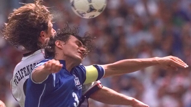 WM-Duell 1998: Pfeifenberger und Italiens Kapitän Maldini. (Bild: Honorar)