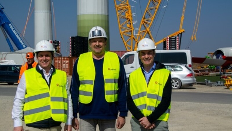 Die Geschäftsführer Georg Waldner (li.) und Christoph Zurucker-Burda (rechts) mit Bürgermeister Franz Werdenich. (Bild: Charlotte Titz)