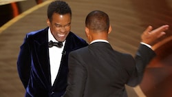 Nach Sätzen über die Glatze seiner Frau stürmte Will Smith auf die Bühne und ohrfeigte Chris Rock. (Bild: Reuters)