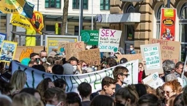 Sex-Botschaften bei Demonstration sorgen für Aufregung. (Bild: privat)