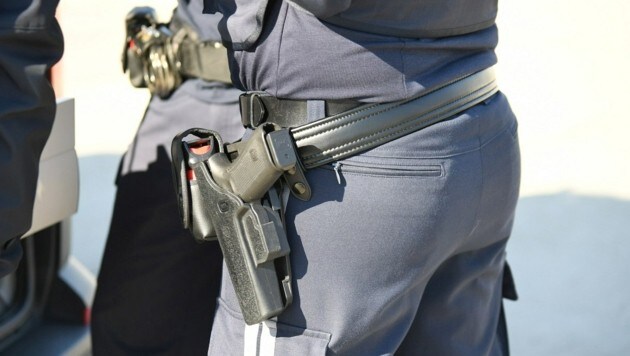 Ein Polizist stoppte den Tobenden mit gezogener Schusswaffe. (Bild: P. Huber)
