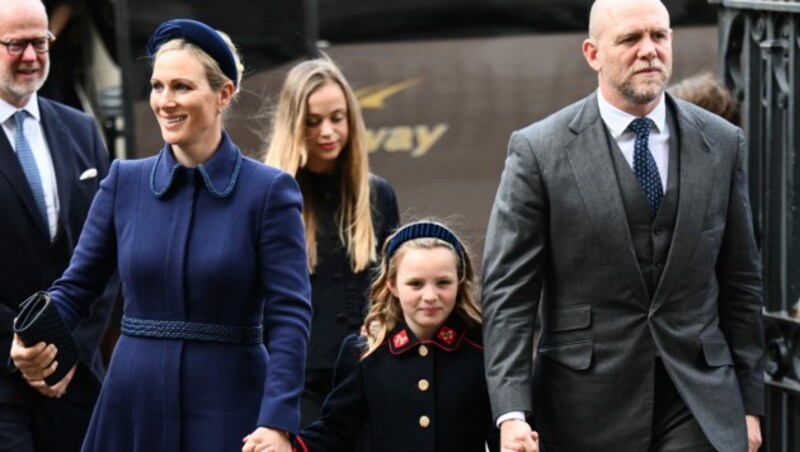 Zara Phillips und Ehemann Mike Tindall kamen mit Tochter Mia. (Bild: AFP)