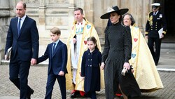 Prinz William und Herzogin Kate mit ihren Kindern Prinz George und Prinzessin Charlotte (Bild: AFP)