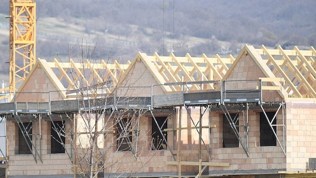 The struggling sector and house builders are to be given a helping hand. (Bild: P. Huber)