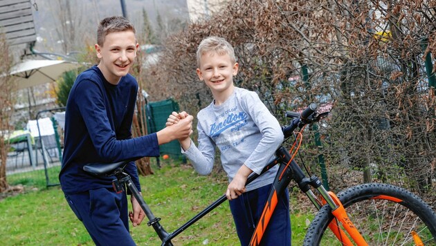Die Brüder Niclas (8) und Lucas (14) ertappten einen Fahrraddieb auf frischer Tat. (Bild: Markus Tschepp)