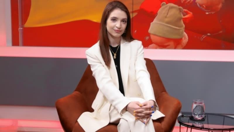 Lina Barinova im krone.tv-Studio (Bild: Zwefo)