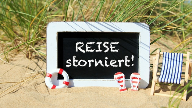 Über Stornobedingungen sollte man sich unbedingt vor dem Urlaub genauestens informieren. (Bild: Janina_PLD - stock.adobe.com)