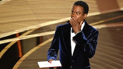 Chris Rock war bei der Oscar-Gala sichtlich geschockt, nachdem er von Will Smith eine Watsche kassiert hatte. (Bild: AFP )