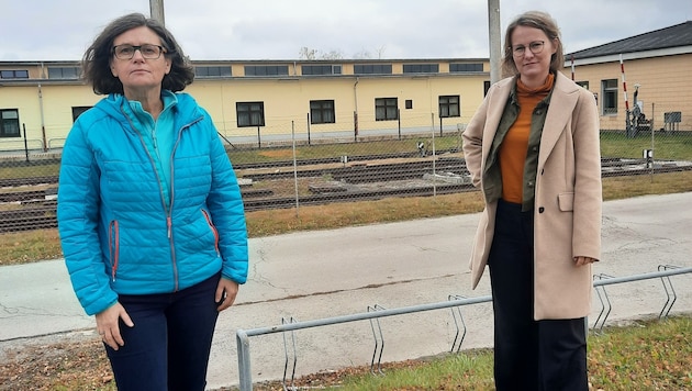 Die St. Pöltner Grünen mit Christina Engel-Unterberger (im Bild rechts) an der Spitze hatten sich als erste Partei für den Erhalt der Haltestelle Hart-Wörth eingesetzt. (Bild: Grünen St. Pölten)