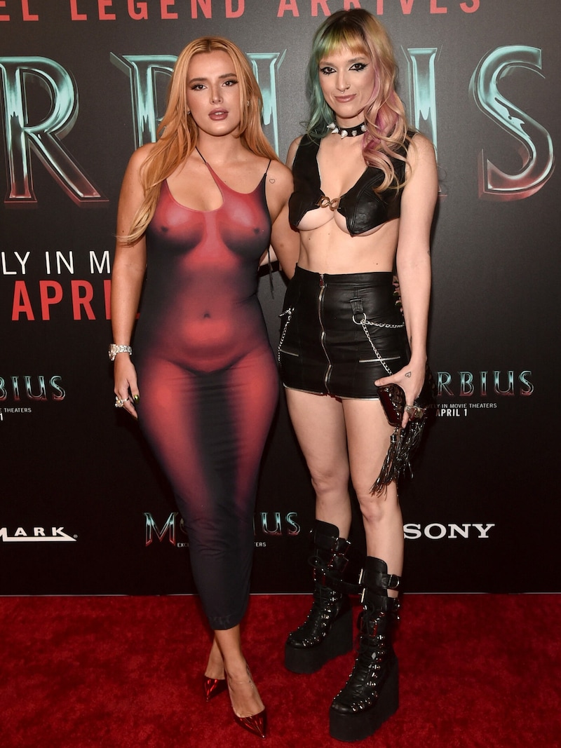 Sexy Schwestern: Bella Thorne mit Dani Thorne (Bild: 2022 Getty Images)