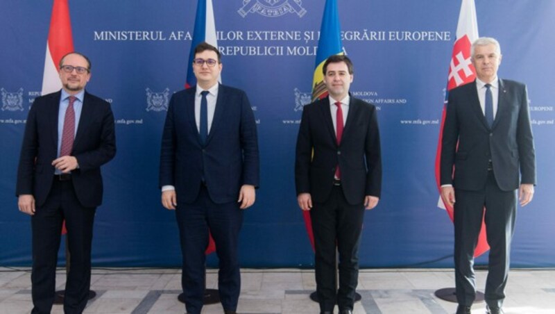 Die Außenminister (v.l.n.r.) Alexander Schallenberg (Österreich), Jan Lipavsky (Tschechien), Nicu Popescu (Moldau) und Ivan Korcok (Slowakei) (Bild: APA/BMEIA/MICHAEL GRUBER)