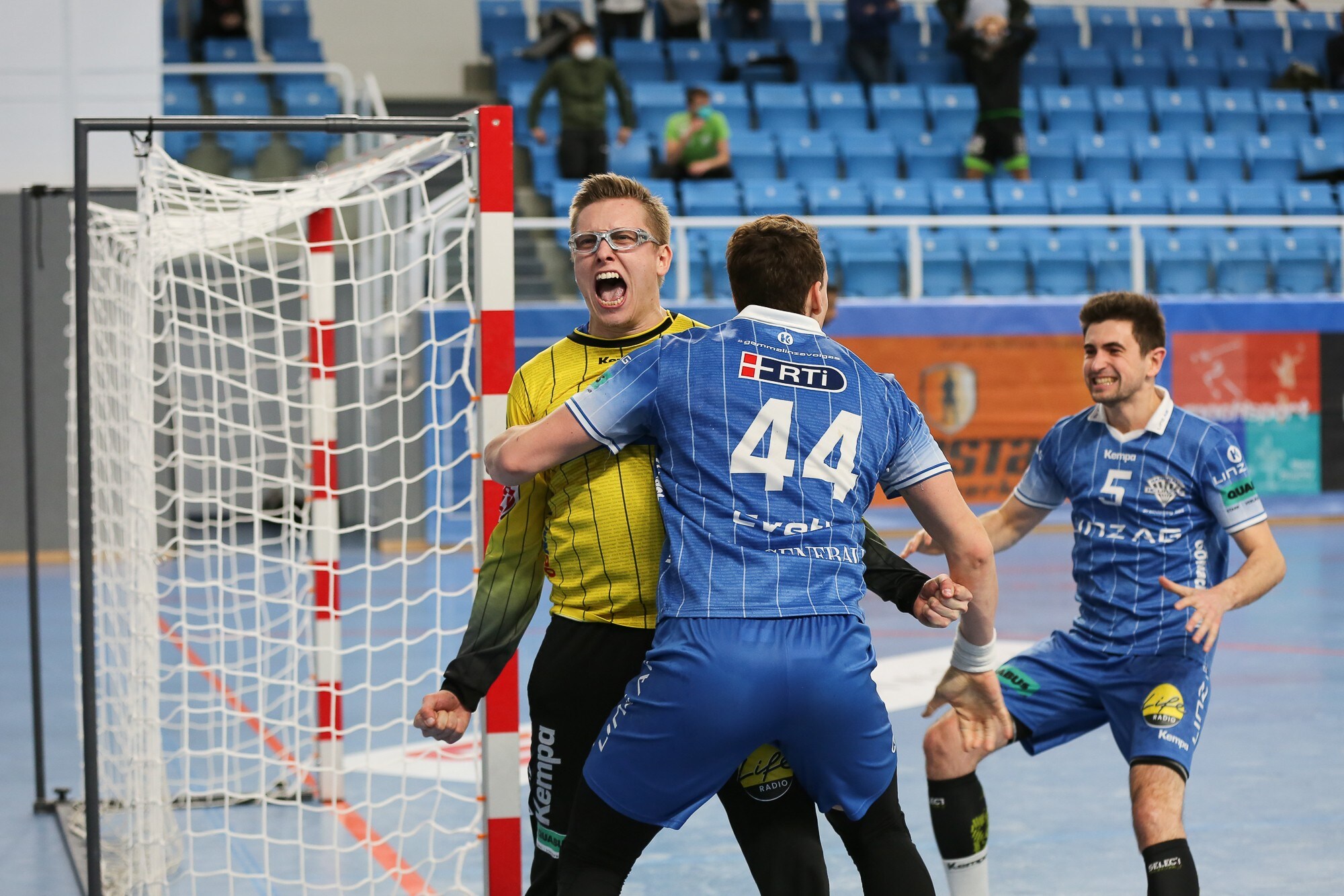 Hc Linz Ag Handball Torhüter Bokesch „wäre Fast Erblindet “ Krone At