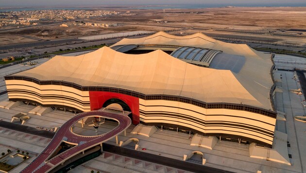 Das al-Bayt-Stadion - hier soll das offizielle Eröffnungsspiel zur WM 2022 stattfinden. (Bild: AP)
