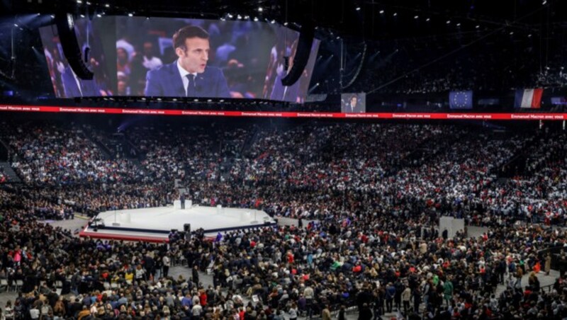 Macrons Wahlkampfauftritt am Samstag bei Paris (Bild: AFP)