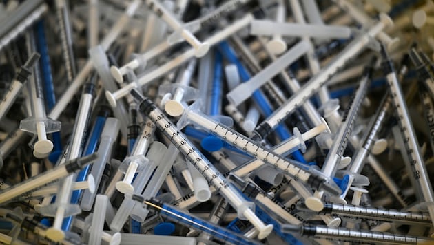 Fast vier Millionen Impfdosen landen jetzt im Müll. (Bild: dpa-Zentralbild/Martin Schutt)