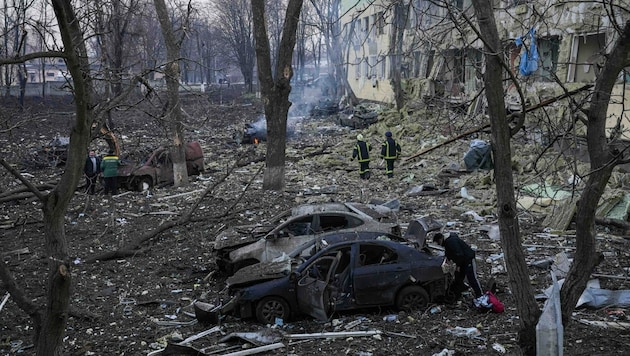 Zerstörte Häuser in Mariupol (Bild: The Associated Press)
