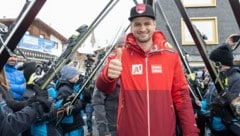 Auch den letzten großen Saisonauftritt meisterte Doppelolympiasieger Johannes Strolz gewohnt sympathisch-souverän. (Bild: Maurice Shourot)