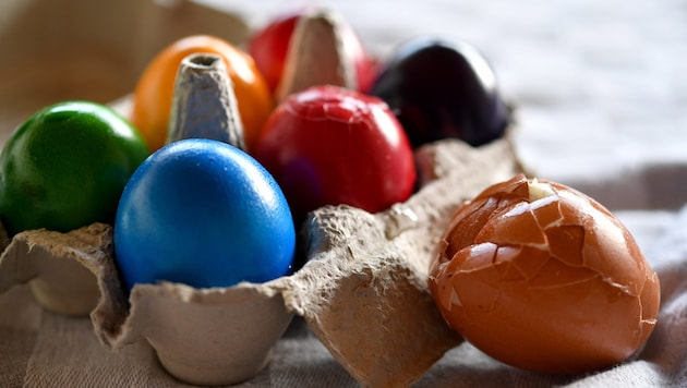 Sokak számára ennek egy része: "Tojáspiszkálás" a húsvéti nassolnivaló fogyasztása közben. (Bild: APA/BARBARA GINDL)