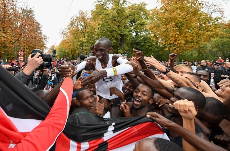 Eliud Kipchoge nach seinem historischen auf der Prater Hauptallee (2019). (Bild: INEOS 1:59 Challenge)