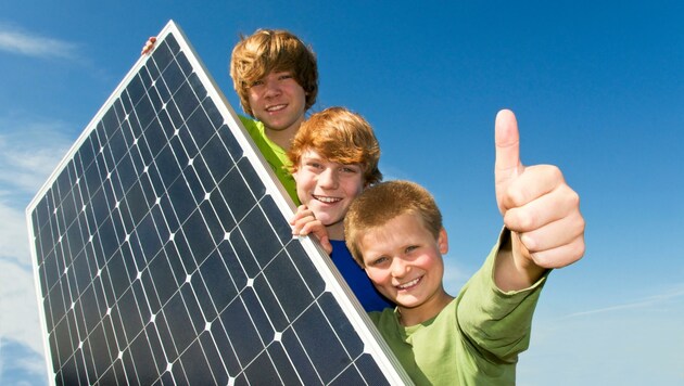 Der Ausbau von Fotovoltaik-Flächen soll – ganz im Sinne der Jugend – nachhaltig passieren. (Bild: stock.adobe.com)