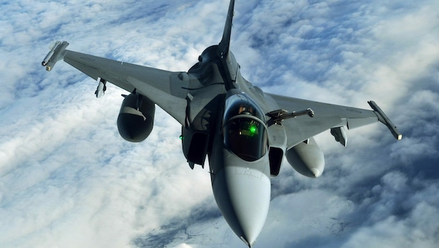 Mit seinen Gripen-Kampfjets unterlag Saab damals gegen den Eurofighter, dessen Anschaffung von Korruption überschattet war. (Bild: Public Domain)