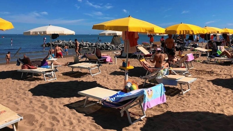 Lignano'daki plaj (arşiv fotoğrafı) (Bild: Rojsek-Wiedergut Uta)