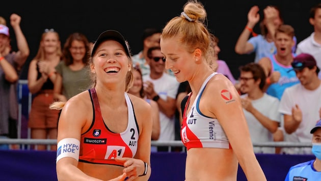 Die Beachvolleyball-Schwestern Ronja und Dorina Klinger hatten Glück im Unglück. (Bild: Mario Urbantschitsch)