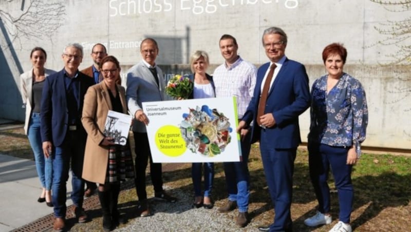 Die Gewinner mit Kulturlandesrat Christopher Drexler, dem Leitungs-Duo des Universalmuseum Joanneum Alexia Getzinger und Wolfgang Muchitsch und dem Team des Archäologischen Museums in Graz. (Bild: Christian Jauschowetz)