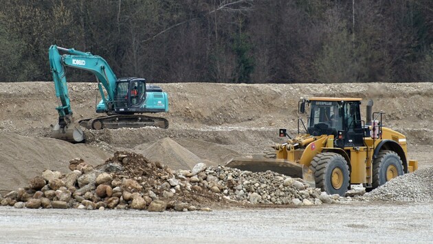 In Ohlsdorf wird weiter gewerkt und tief runter gegraben (Bild: Wolfgang Spitzbart)