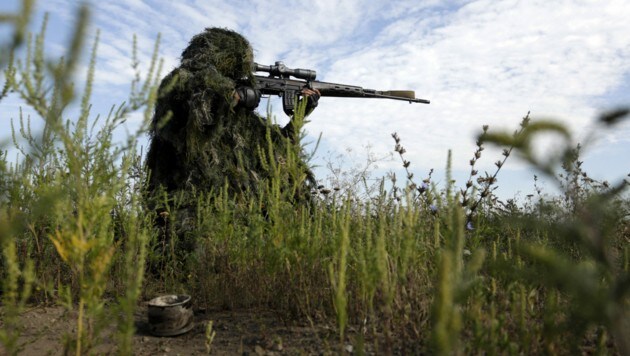 Die Frau mit dem Spitznamen „Holzkohle“ dürfte schon mehrere hundert Treffer gelandet haben. (Bild: AFP/ANATOLII STEPANOV)