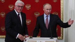 Ein Bild aus 2017: Frank-Walter Steinmeier und Wladimir Putin im Kreml (Bild: AFP)