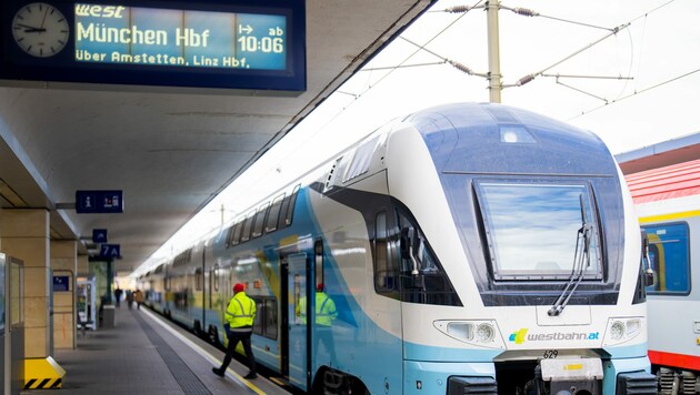 Die Westbahn fährt jetzt von Wien nach München - 6 Minuten schneller als die ÖBB. (Bild: APA/GEORG HOCHMUTH)