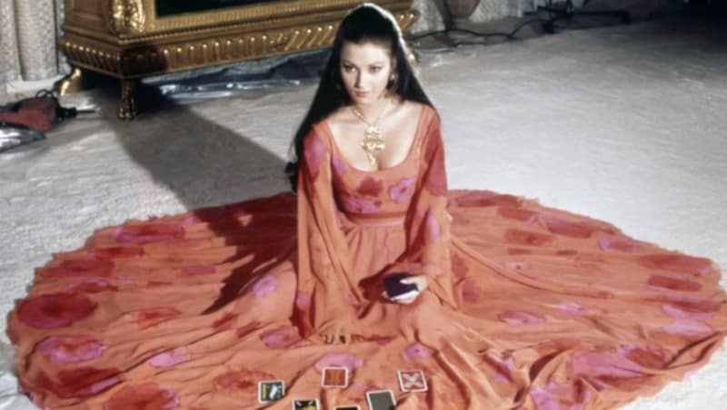 Jane Seymour als Solitaire in dem James-Bond-Film „Leben und sterben lassen“ von 1973 (Bild: George Whitier G / Camera Press / picturedesk.com)