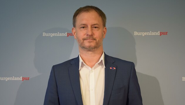 "Wir wollen bei der Wahl an Stärke zulegen und zwei bis vier Bürgermeister dazugewinnen sowie den Abstand zu der ÖVP deutlich vergrößern", so Geschäftsführer Roland Fürst. (Bild: SPÖ Bgld.)