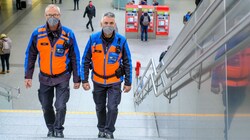 Die Security sorgt dafür, dass sich am Bahnhof an die Hausordnung gehalten wird. (Bild: Einöder Horst)