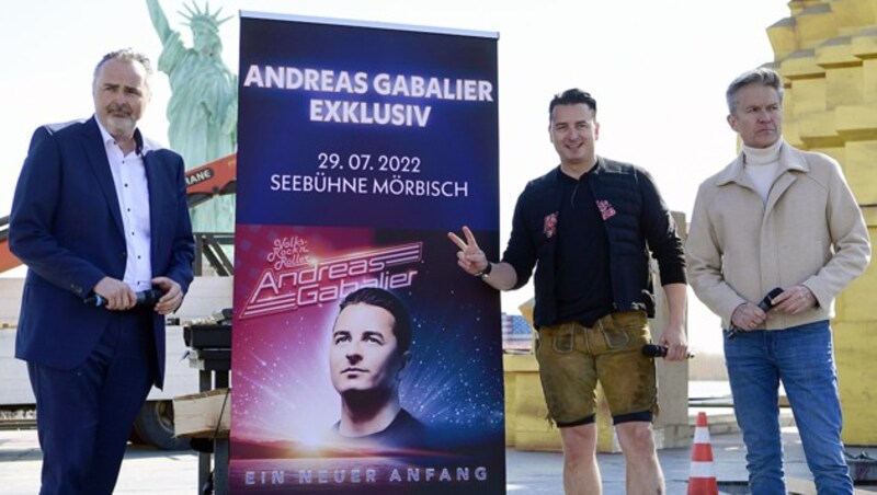 Burgenlands SPÖ-Landeshauptmann Hans Peter Doskozil, Andreas Gabalier und Generalintendant Alfons Haider anlässlich einer Pressekonferenz zum Thema „Seefestspiele Mörbisch - Gabalier im Sommer auf der Seebühne Mörbisch“ (Bild: APA/Hans Klaus Techt)