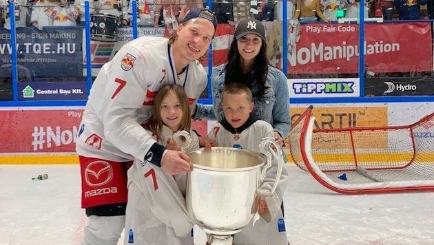 Mit Linz war er Letzter geworden war, nun jubelte Brian Lebler mit Family über den ICE-League-Titel. (Bild: Black Wings)