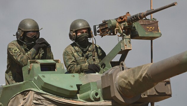 Brasiliens Verteidigungsministerium achtet offenbar sehr darauf, dass seine Soldaten standhaft bleiben. (Bild: AFP)
