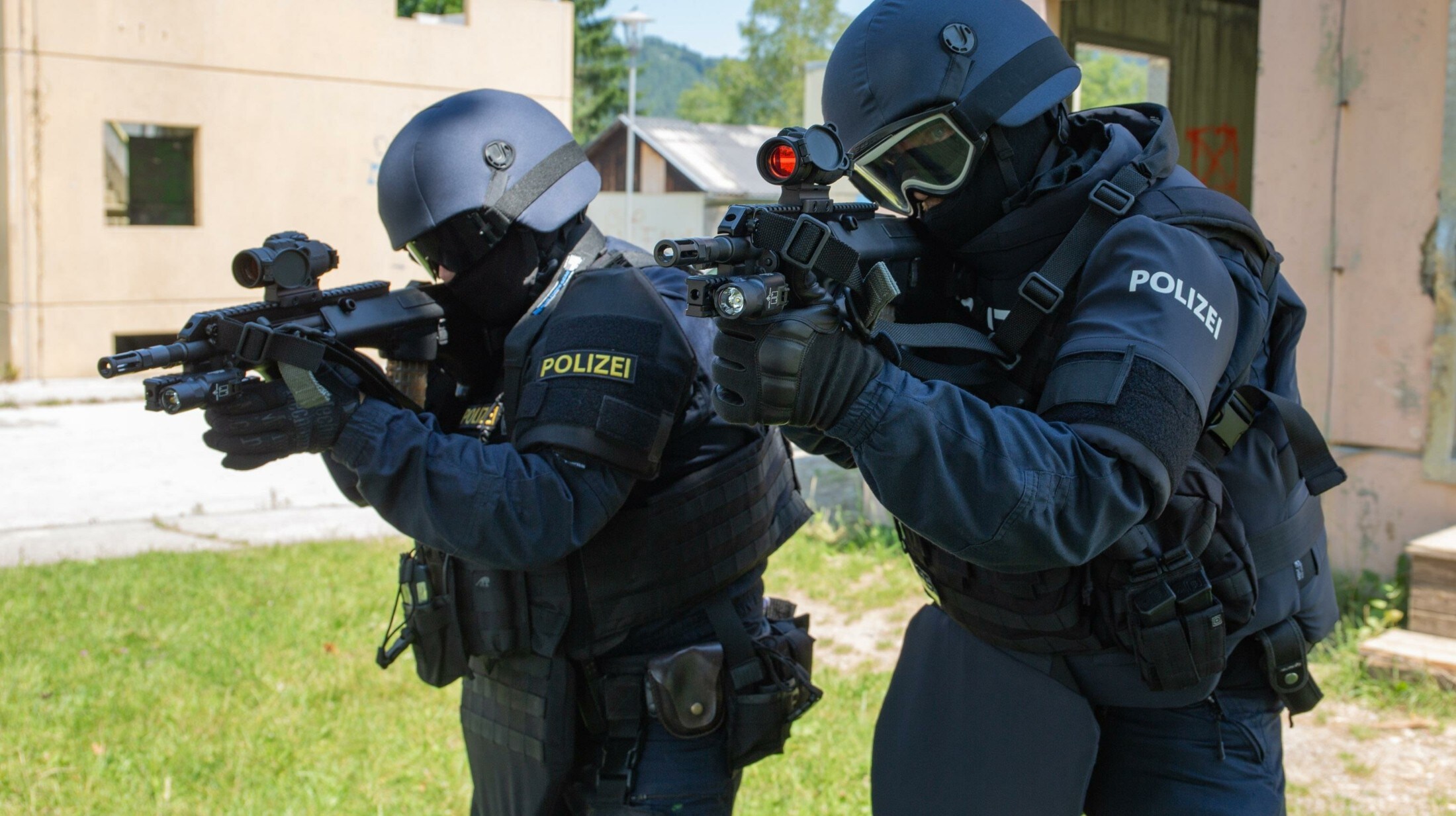 61 Neue Kräfte - Spezialtruppe Trainiert Für Gefährliche Einsätze ...