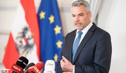 Hat es nicht leicht: ÖVP-Chef und Kanzler Karl Nehammer (Bild: GEORG HOCHMUTH)