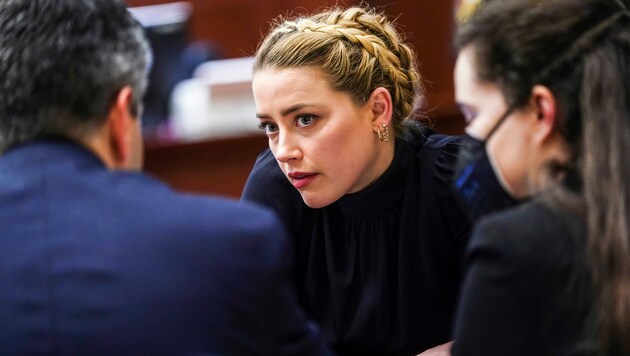 Amber Heard vor Gericht (Bild: AP)