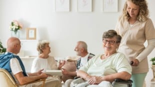 Dank moderner Therapien können viele Parkinson-Patienten ihre Selbstständigkeit bewahren. (Bild: stock.adobe.com)