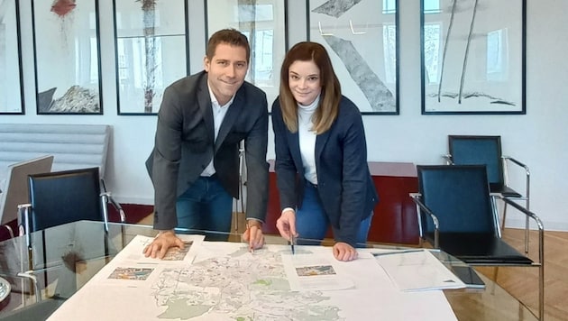 Vizebürgermeister Philipp Liesnig und Stadträtin Corinna Smrecnik befürchten die Entwicklung einer „Geisterstadt“. (Bild: Büro SR Smrecnik)