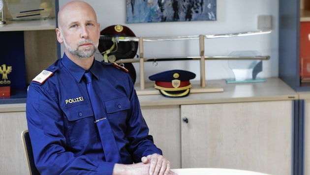 Der Grazer Stadtpolizeikommandant Thomas Heiland in seinem neuen Büro am Paulustor. (Bild: Polizei)