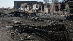 Auch in der Region Sumy haben die Kämpfe nichts als Zerstörung hinterlassen - im Bild Trostjanez. (Bild: AFP)