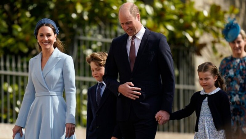 Die royale Familie auf dem Weg in die St George‘s Chapel am Gelände von Windsor Castle (Bild: PA)