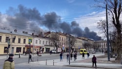 Fünf Raketenangriffe trafen die westukrainische Stadt Lemberg (Lwiw). (Bild: Screenshot-AFP)