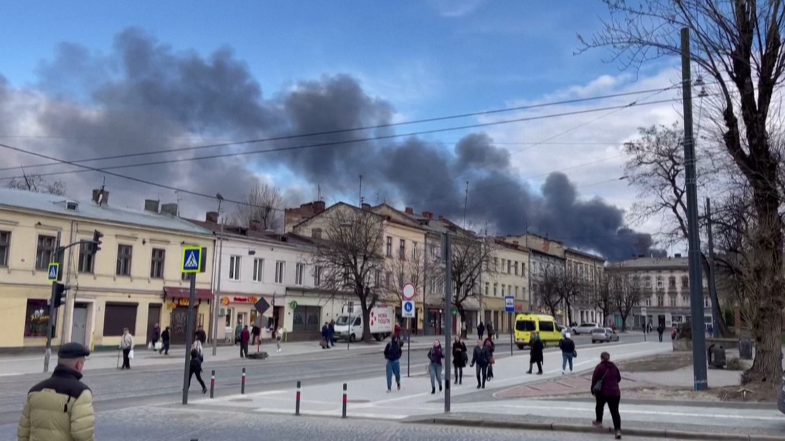Fünf Raketenangriffe trafen die westukrainische Stadt Lemberg (Lwiw). (Bild: Screenshot-AFP)